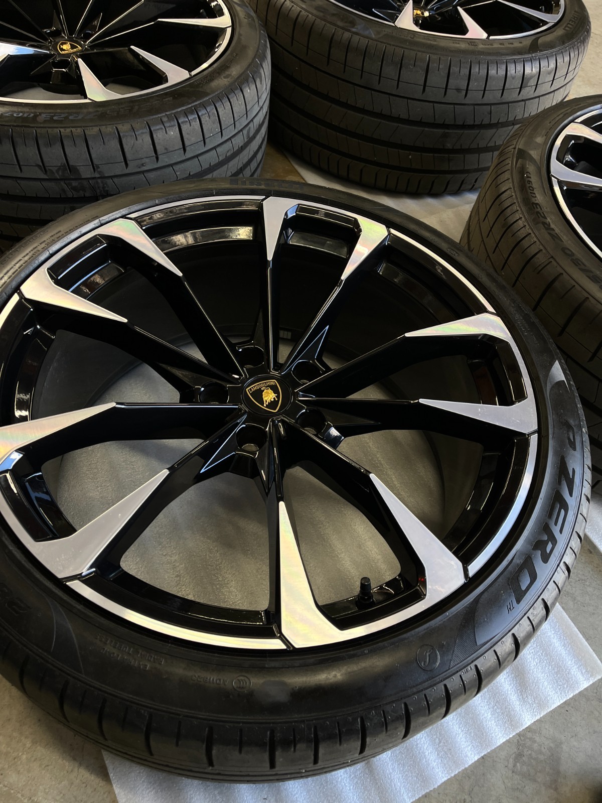 OEM Lamborghini Urus S wheels 