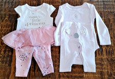 Carters baby girl outfit 4 pcs. set 0-3 month EUC 
