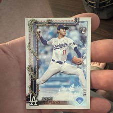 Topps 2025 Holiday Baseball Roki Sasaki Dodgers Rookie Holiday Variation #H23