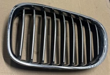Genuine BMW M-Sport 5113-8-057-089-03 Left Side Grille thumbnail 3