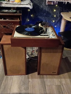 KLH MODEL 24 TURNTABLE & RADIO WITH SPEAKERS 1966-67 