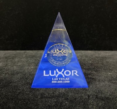 Luxor Las Vegas Lucite Pyramid With Commemorative Token Paperweight - Rare Look!