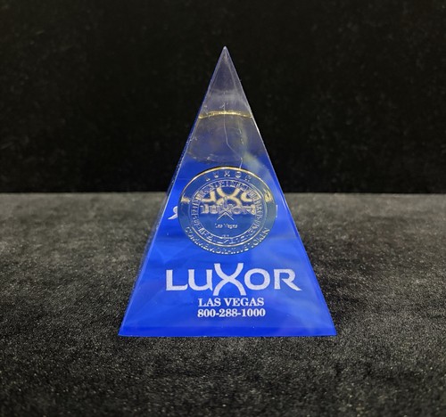 Luxor Las Vegas Lucite Pyramid With Commemorative Token Paperweight - Rare Look!