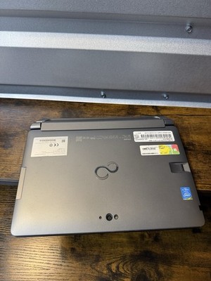 Fujitsu Stylistic Q665 11.6 Laptop/Tablet M-5Y71 8GB 128GB No charge As Is