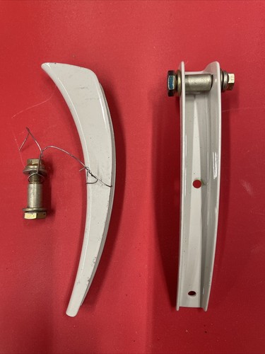 Beechcraft B-36TC Flap horn set - Bild 1 von 4