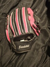 Franklin 22363 10.5" Youth Right Hand Baseball Glove Pink/Black Shok Zorb