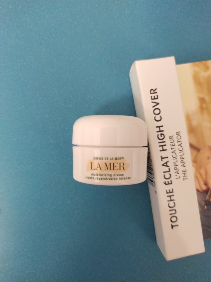 LA MER The Mosturizing Cream 0 12 Fl Oz 3 5ml W Free Sample la-mer-the-mosturizing-cream-0-12-fl-oz-3-5ml-w-free-sample