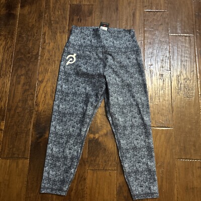 New With TAGS PELOTON Leggings Large Cropped Length Essential Cadence Capri