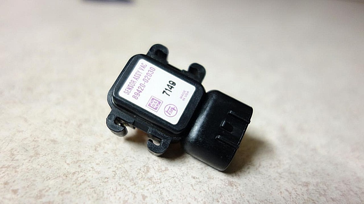 toyota corolla 1.8l vacuum sensor 89420-02030 8942002030 OEM a214