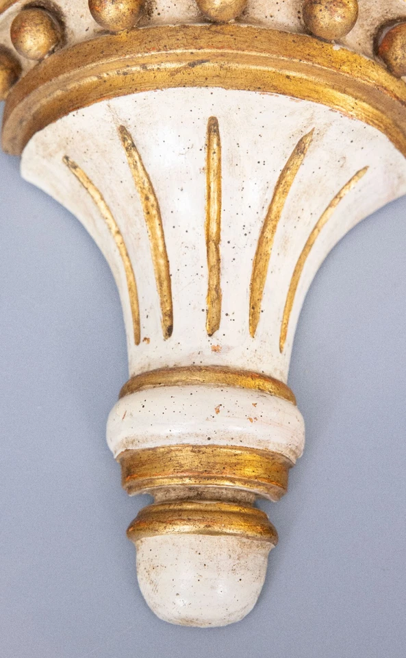 Par de soportes de pared italianos de madera dorada envejecida de los años 50 ménsulas estantes Foto 3 de 4