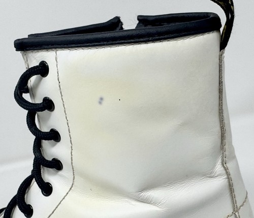 Women’s Dr. Martens 1460 8 Eye WhitenLeather Boots sz 7 - Foto 15 di 20