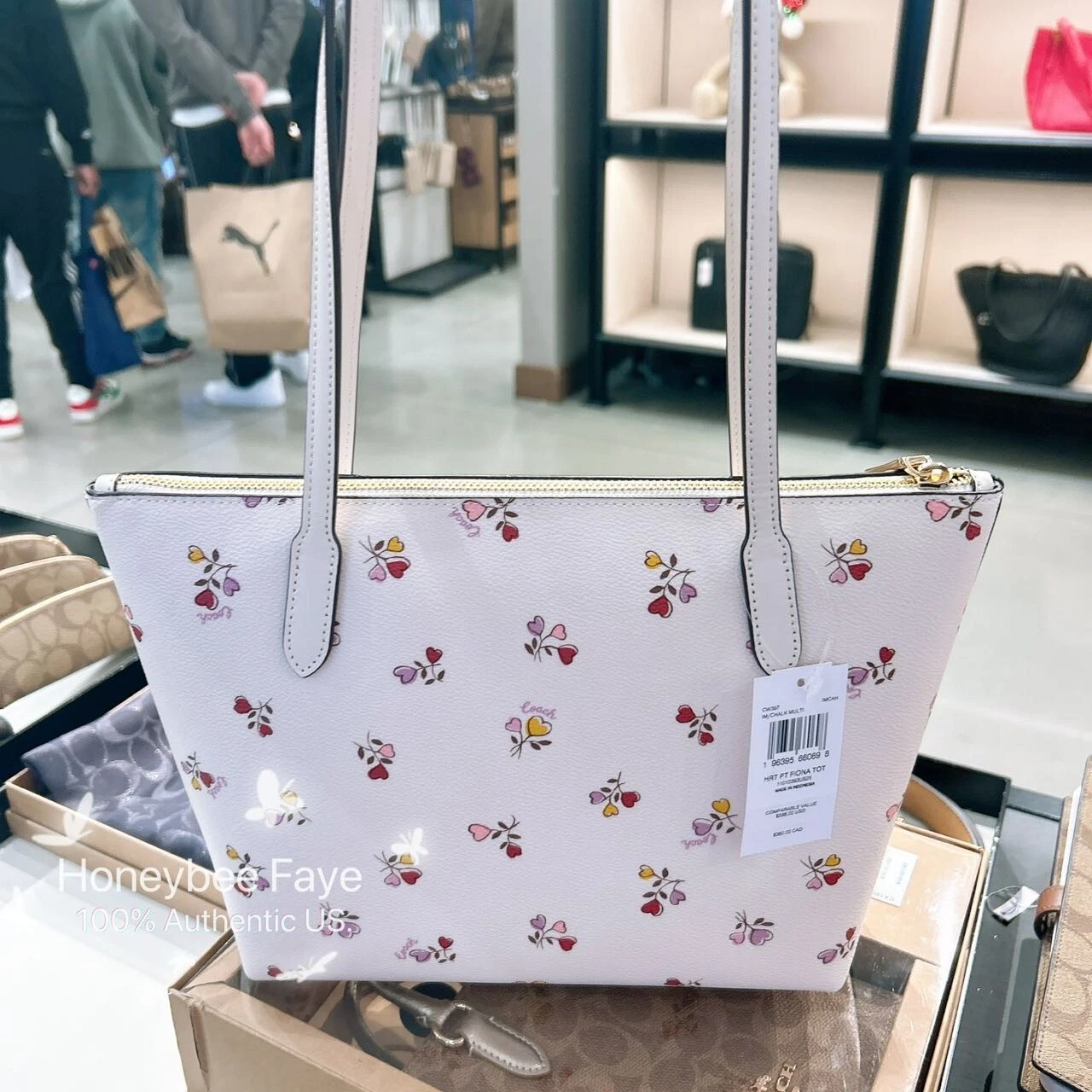 Borsa Coach Fiona nuova con etichetta con zip e stampa cuore CW397