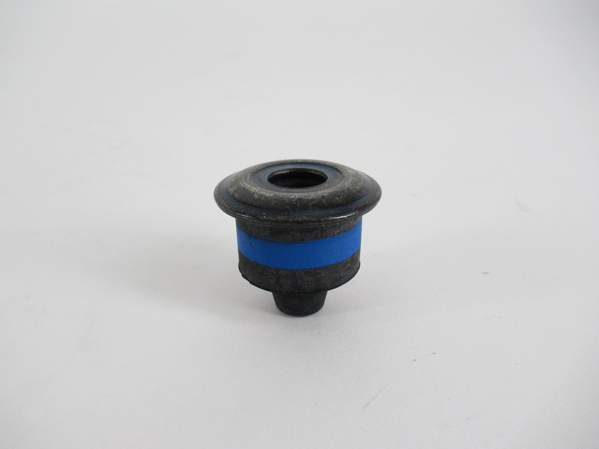 Genuine OEM Toyota 48817-0R043 Rear Stabilizer Link Cushion 2014