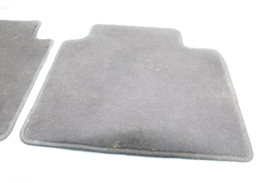 01-06 PAR ALFOMBRILLAS TRASERAS MERCEDES-BENZ S55 AMG Q9102 Foto 3 de 4