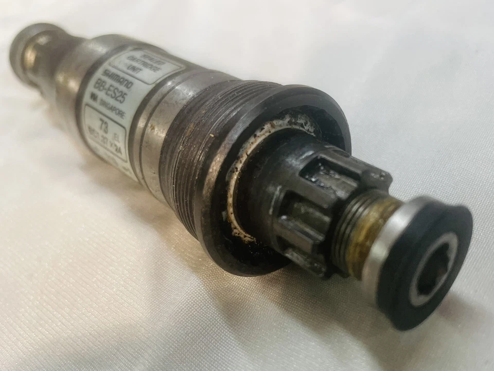 Shimano BB-ES25 Octalink V2 Spline English Bottom Bracket 73x113mm - Image 3 of 4