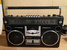 Vintage SANYO M4500K Boombox 4 band radio/cassette/recorder