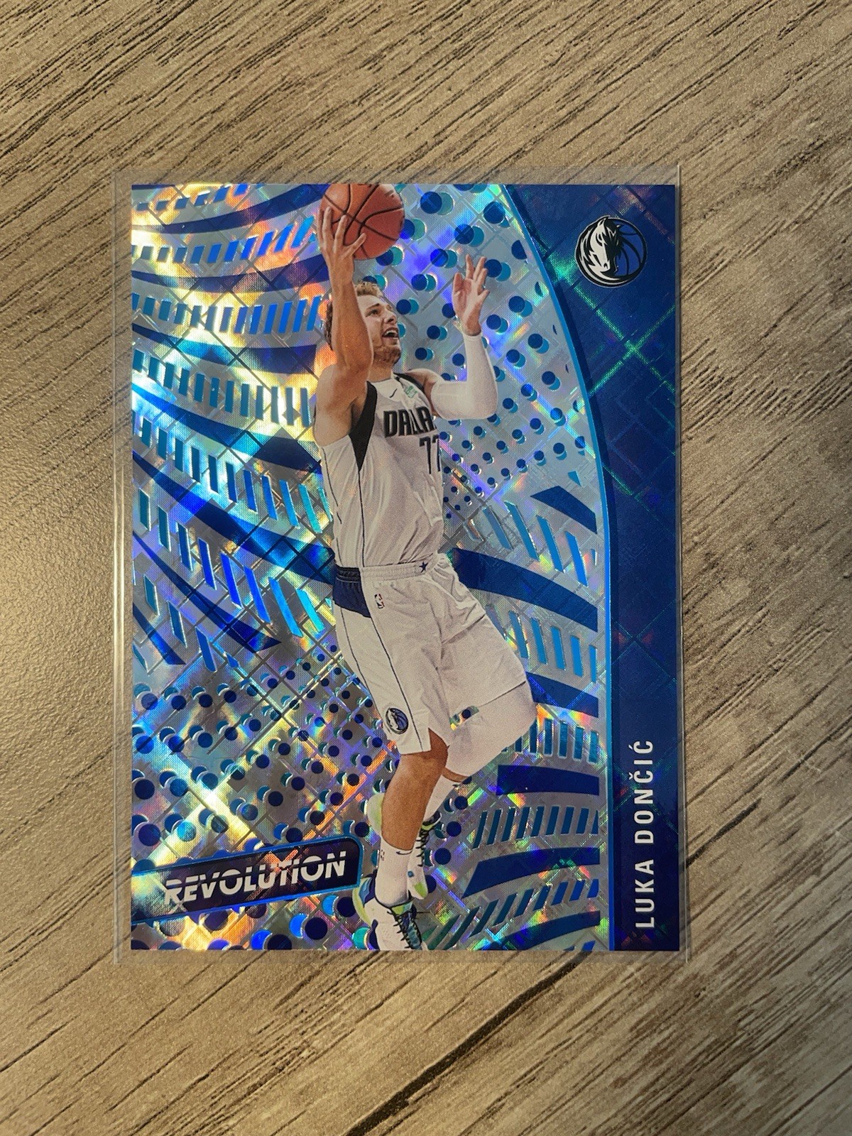 2020-21 Panini Revolution Luka Doncic #37 Cosmic /100 Mavericks Lakers SP