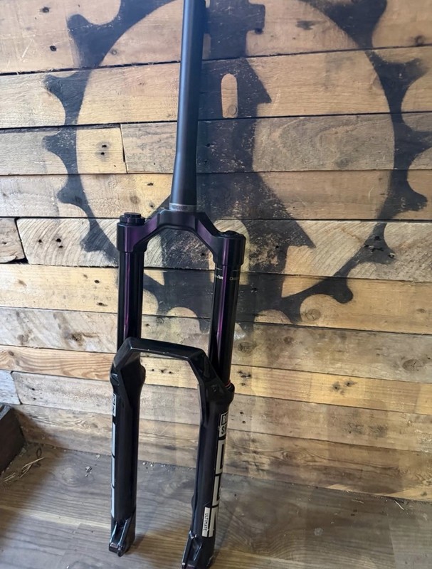 Zeb ultimate 180mm 27.5 brand new charger 3.1 damper, air shaft and CSU