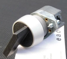EAO 704.093.0 SELECTOR SWITCH-ACTUATOR 3 POSIT