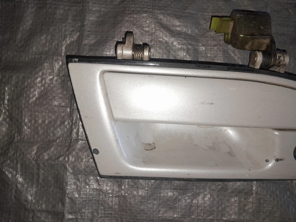 91-99 Mitsubishi 3000GT Dodge Stealth EXTERIOR OUTER DOOR HANDLE WHITE RIGHT RH - Image 3 of 4