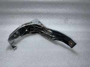 Volkswagen PASSAT B6 2008 Halterung Stoßstange Stoßfänger vorne 8E0821138B