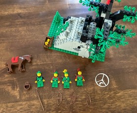 LEGO Castle #6066: Camouflaged Outpost - 90% Complete with 4 Minifigs and Horse
