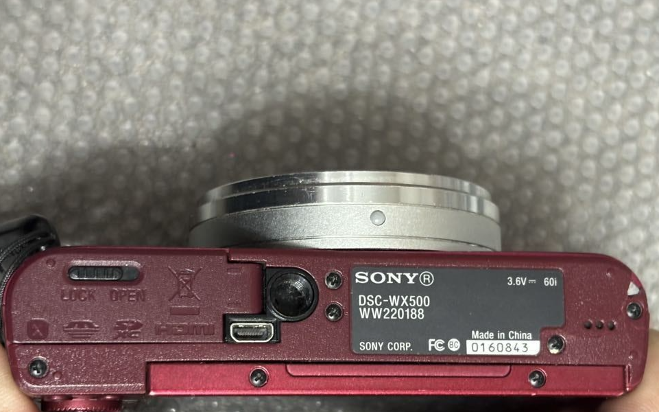 Sony Cyber-shot DSC-WX500 Red 18.2MP 30x ZEISS Zoom 1080p Wi-Fi
