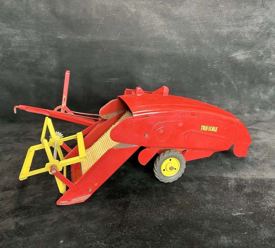 Carter Tru-Scale JD 12A Combine Rojo Calcomanía Temprana Ruedas Amarillas Funcionamiento Foto 2 de 4