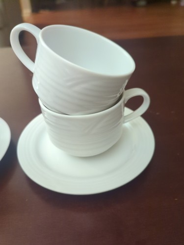 Noritake Set of 4 Arctic White Fine China Embossed Coffee Cups and 2 Saucers - Picture 3 of 6
