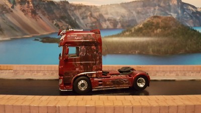 WSI DAF XF Super Space cab box trailer 04-2026 | - Boutique en ligne de modèles de camions et d'engins de chantier