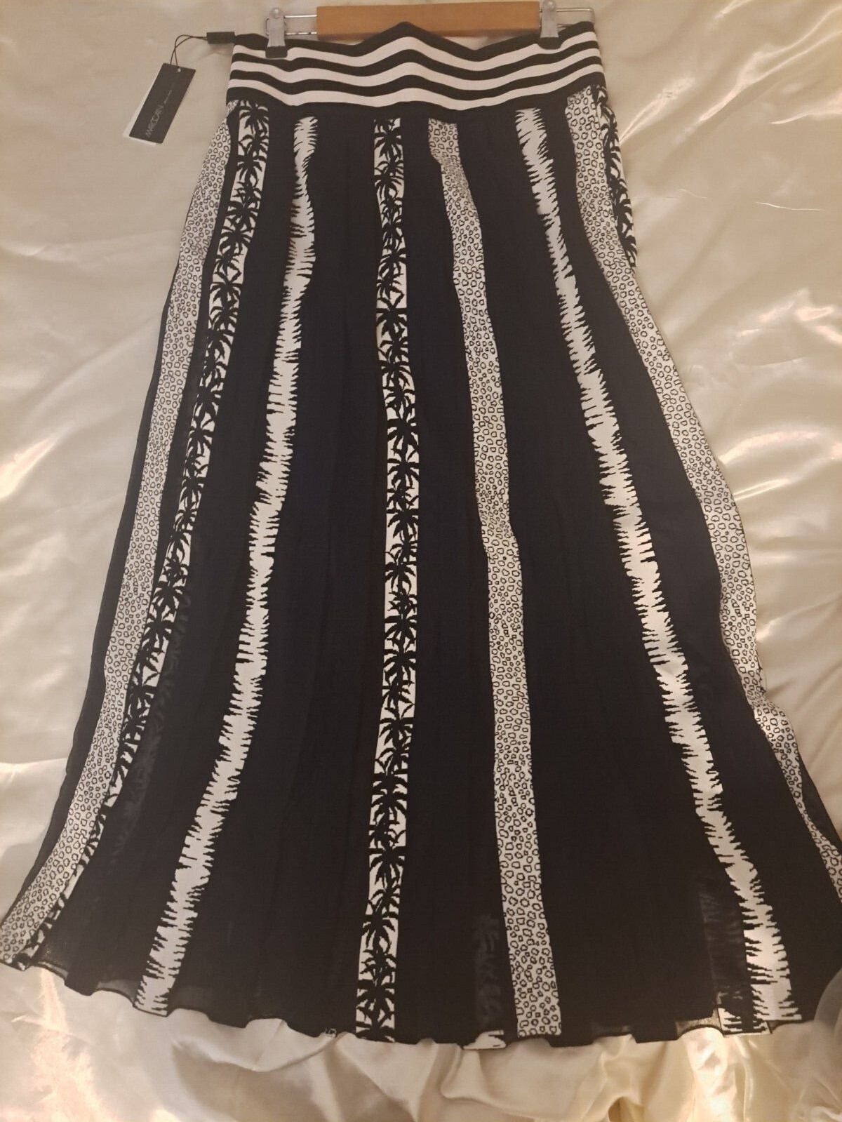 Marc Cain Pleat Skirt UK Size 14 RRP 305GBP