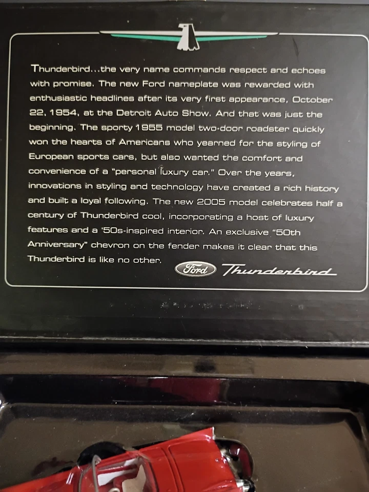 Conjunto de enfeites Hallmark Ford Thunderbird 50º aniversário 2005 usado  - Imagem 2 de 4