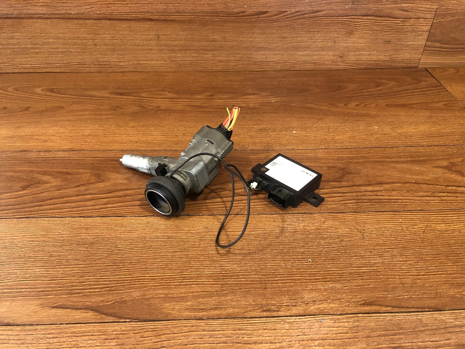 04-08 CHRYSLER CROSSFIRE IGNITION SWITCH KEY TRANSPONDER IMMOBILIZER MODULE OEM