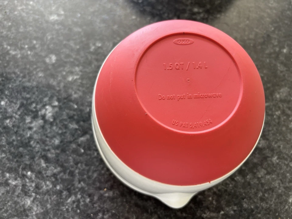 Conjunto de tigela de mistura OXOgood Grips 3 peças, vermelha, 5 qt, 3 qt, 1,5 qt, base antiderrapante - Imagem 4 de 4