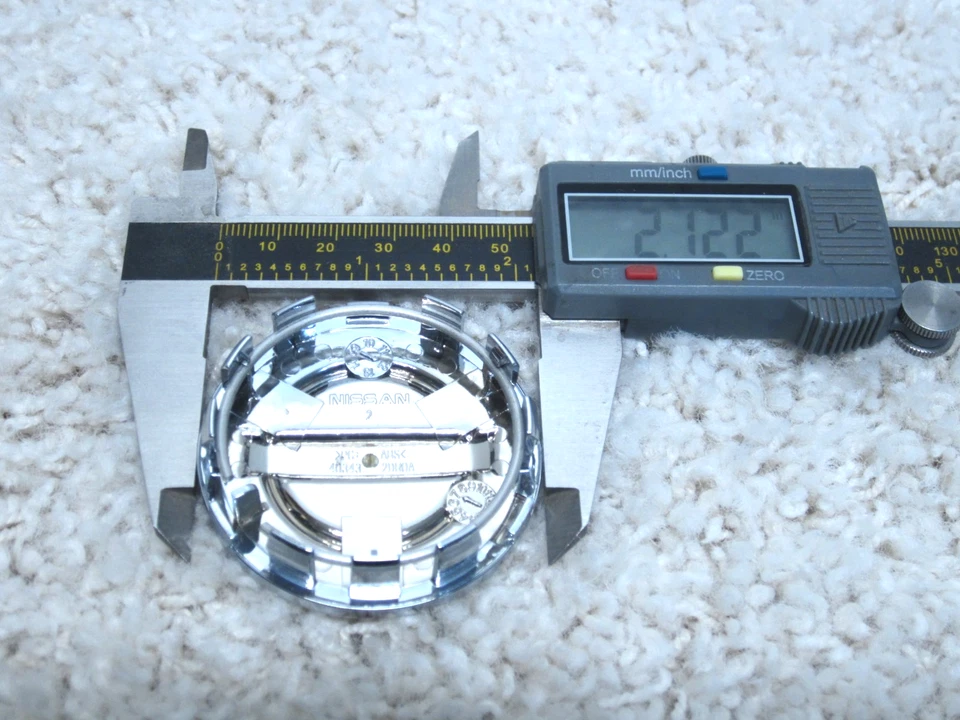 Tapa central de llantas de aleación Nissan Cube, Juke, Leaf, NV200 OEM 40343-2DR0A #2E-11 Foto 2 de 2