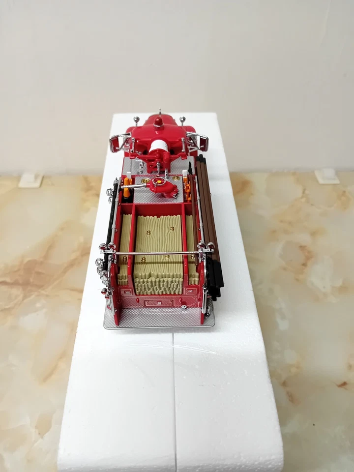 Matchbox Collectibles YYM35810 1956 Mack B-95 Pumper Evans City - Image 4 of 4