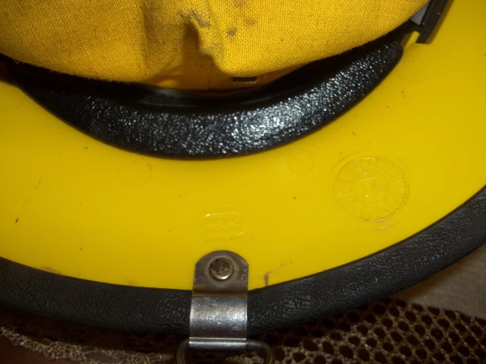 Casco de bomberos Bullard Firedome II FH2100 CON protector de cuello Foto 4 de 4