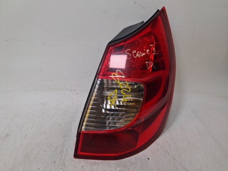 8200474327 FEU ARRIÈRE droit RENAULT SCENIC II (JM) 1.5 DCI 8v MAN 6m 106CV 2009