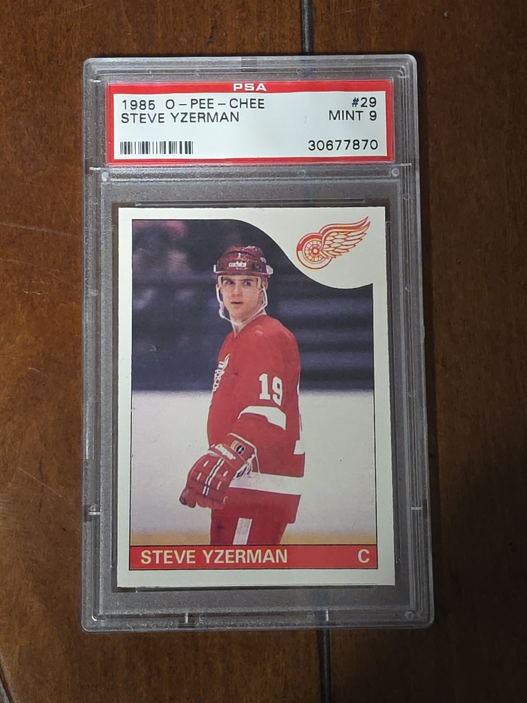 1985 O-PEE-CHEE Steve Yzerman #29 RED WINGS PSA 9