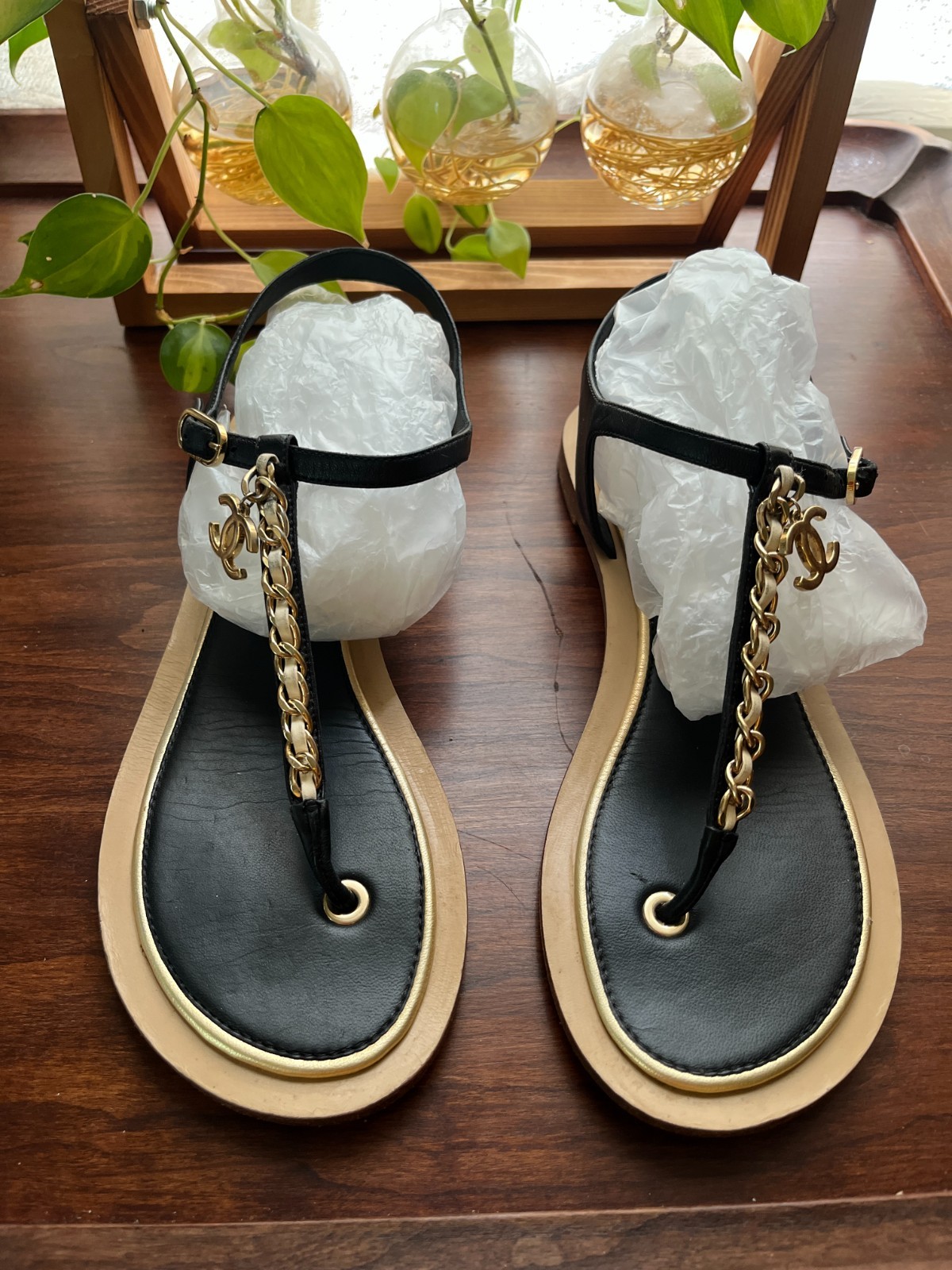 Chanel chainlink thong sandals size 38 black and light gold