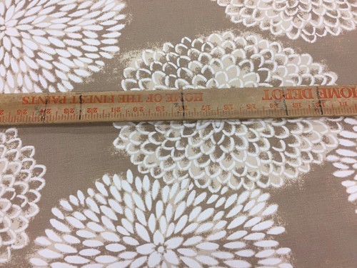 TELA DE ALGODÓN Hines & Company crisantemo bronceado/blanco moderno 5 años precio de venta sugerido por el fabricante $259/yd - Imagen 3 de 5