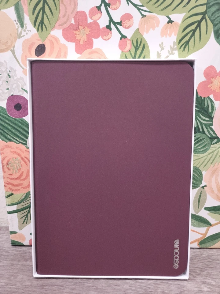 "Funda delgada tipo folio chaqueta libro Incase con soporte para iPad 9,7""/Air 2 - Vino" Foto 3 de 3