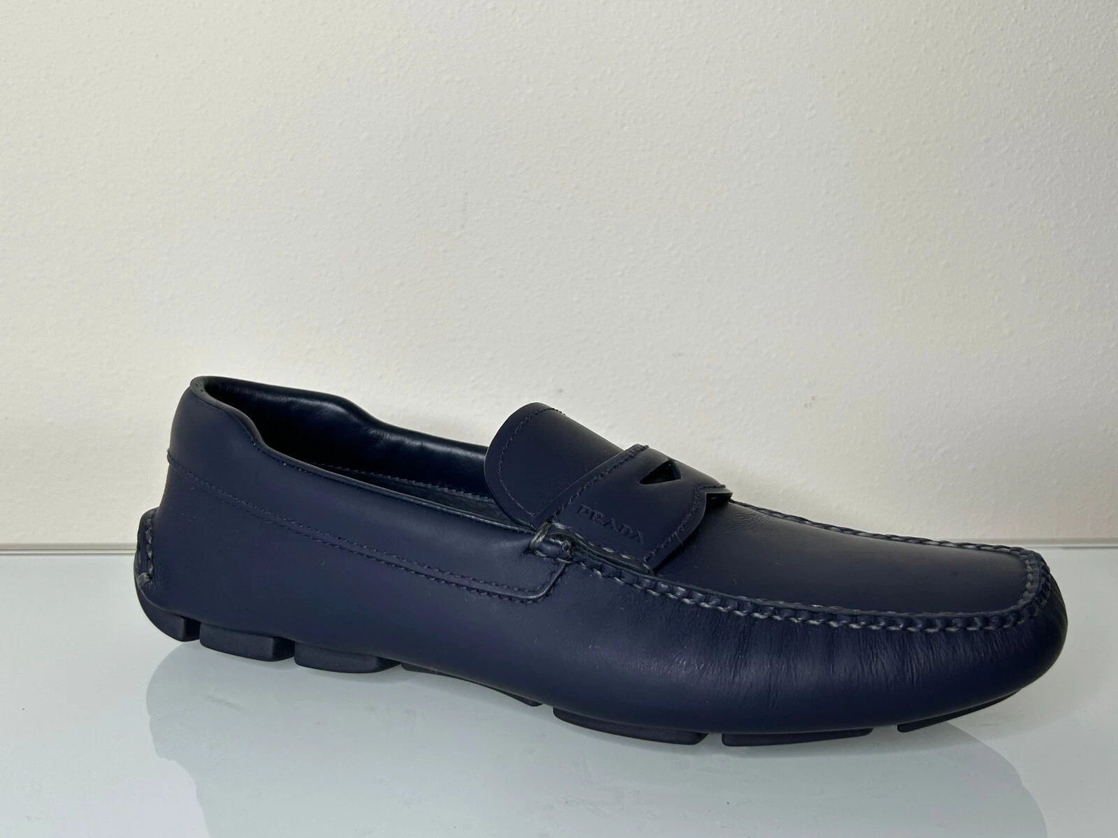 Mocassini da guida slip on Prada uomo in pelle blu navy mocassini penny UK 6 US 7