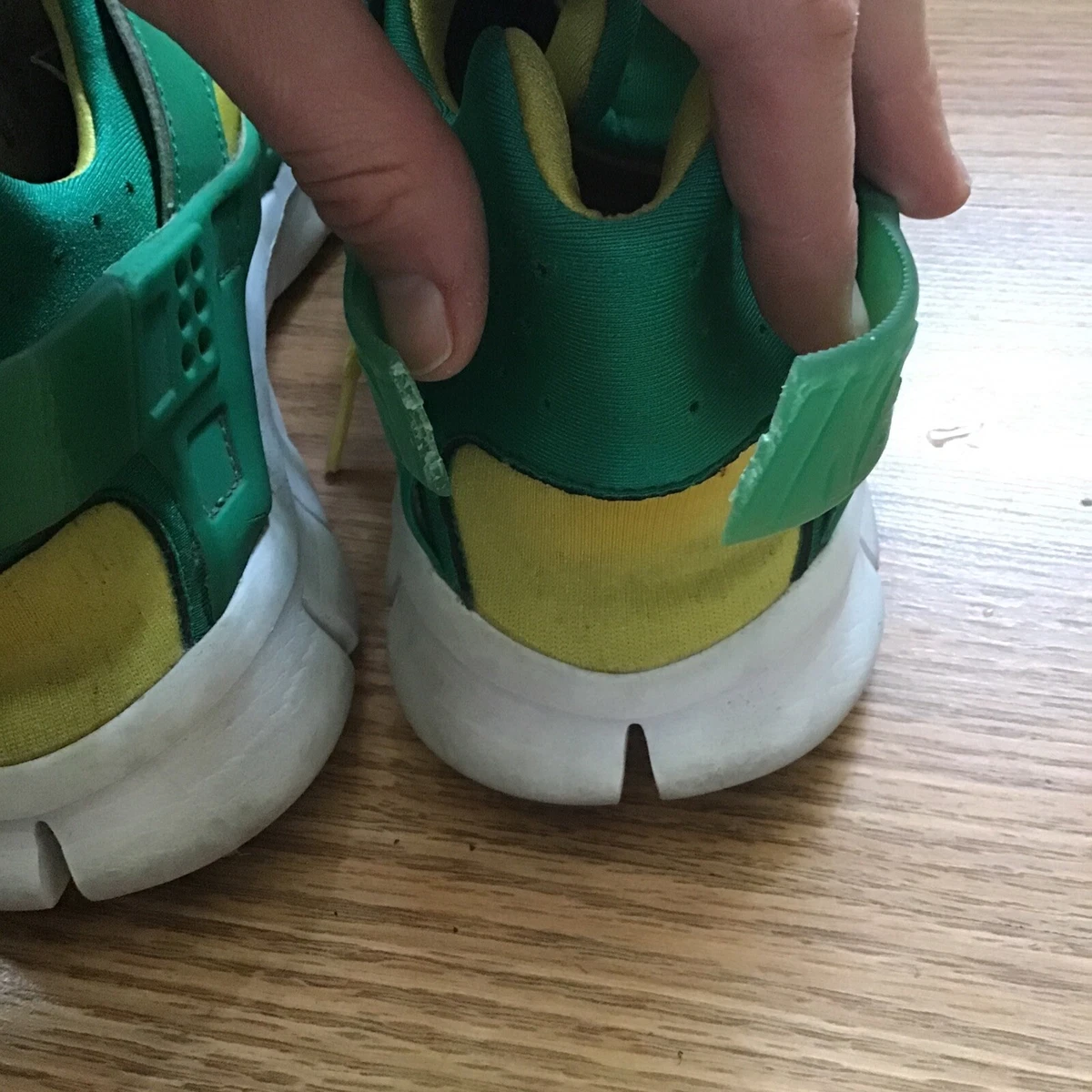 Women s 9.5 Nike Air Huarache Run Yellow And Green broken Back Strap