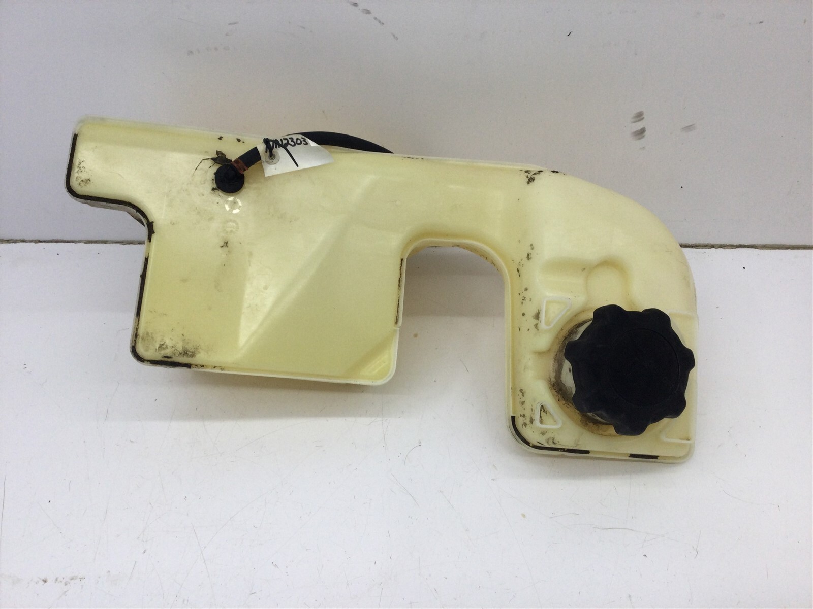 JOHN DEERE GAS FUEL TANK AM123033 AM141629 LT133 LT155 LT166 LT150