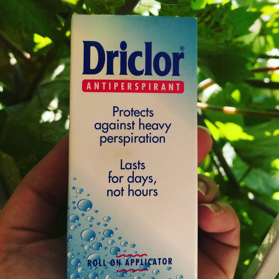 20ml -- Driclor Roll on Antiperspirant 20ml NEW IN BOX, EXP DATE 12/2027 - Image 4 of 4