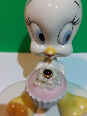 LENOX a PRESENT FROM TWEETY Figurine Looney Tunes January -- NEW