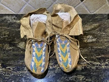 Antique Plains Native American Beaded Moccasins Lakota Sioux ca. 1900