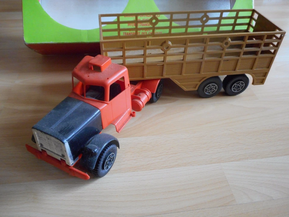 Camion Polistil P 45 avec boîte à chevaux en rouge/marron dans sa boîte - Photo 2/4