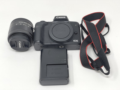 Canon EOS M50 Mark II Black with EF-M 15-45mm 1:3.5-6.3 IS STM Lens Excellent